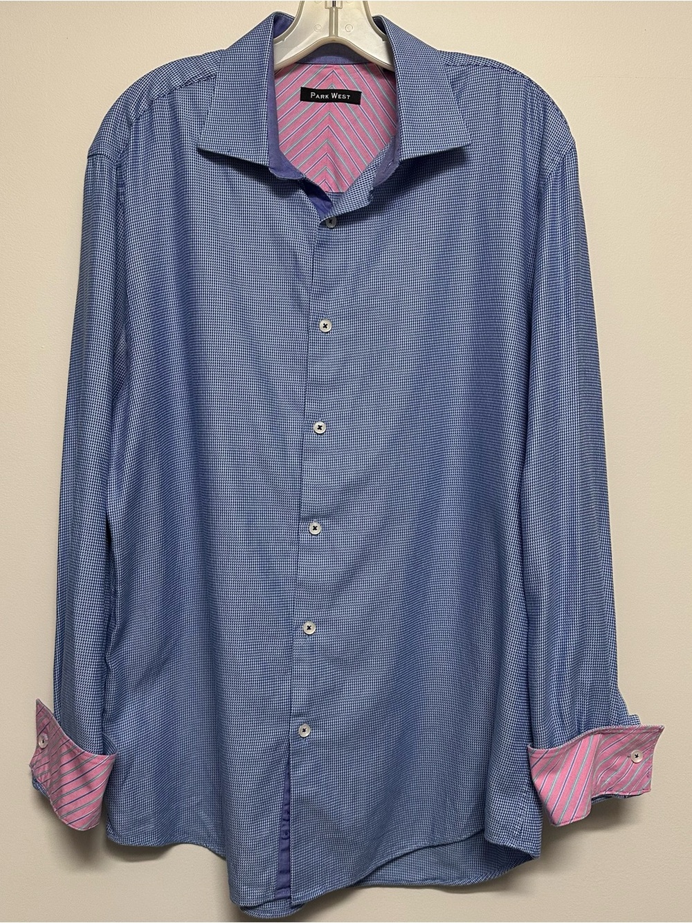 Boy’s L Blue & White Geometric Houndstooth w Pink & Blue Cuffs Button-Down Shirt